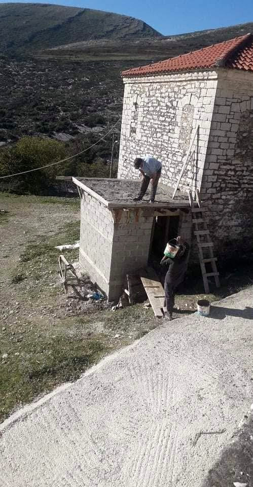 Δημόσια τουαλέτα στην πλατεία